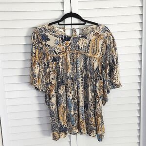 Maurices Top, Size 2X, Flitter Sleeves, Relaxed Fit, Flowy Blue Yellow Paisley
